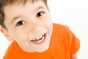 Sự khác biệt giữa niềng răng trẻ em và niềng răng người lớn