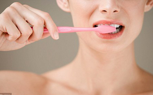 Chảy máu chân răng khi đánh răng - Dấu hiệu của bệnh gì? 1