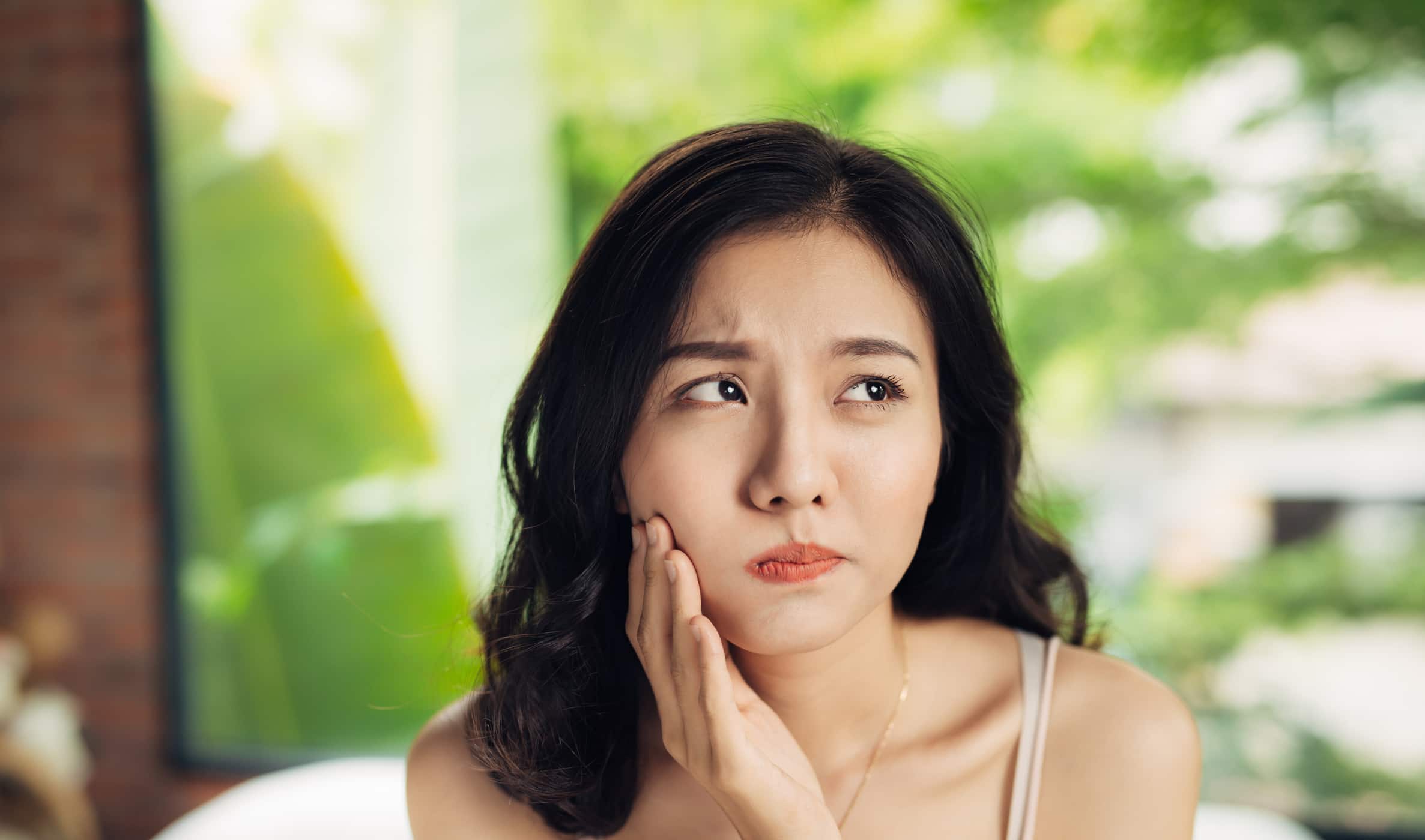 Chảy máu chân răng vào buổi sáng nguyên nhân do đâu? 1
