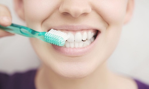 Tẩy trắng răng xong có được đánh răng không? 3