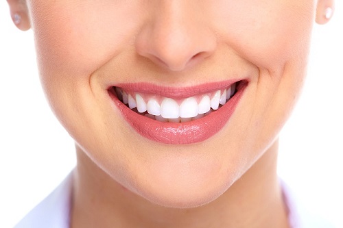 Trồng răng sứ có bền không? Thắc mắc từ khách hàng 1